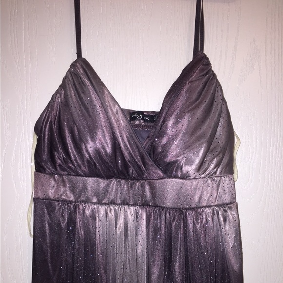 Dress - Picture 3 of 4